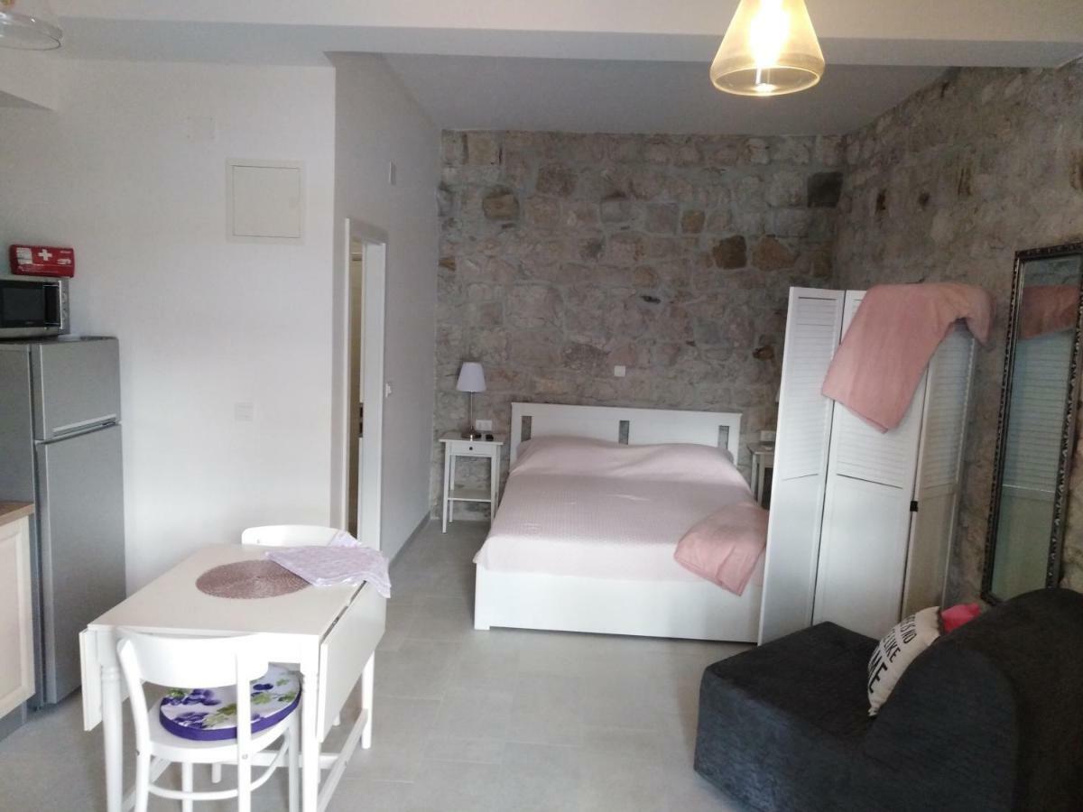 Apartment Iris Drasnice Eksteriør bilde